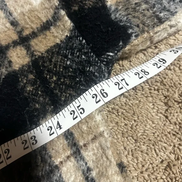 RD Style Black and Cream Plaid Teddy Jacket size large - Picture 8 of 8
